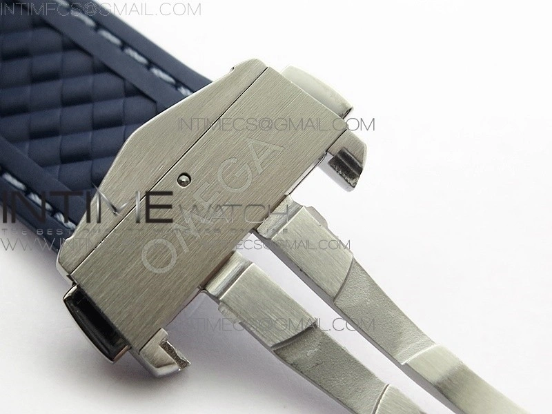 Aqua Terra 150M 43mm 24 VSF 1:1 Best Edition Blue Dial on Blue Rubber Strap A8938 Super Clone