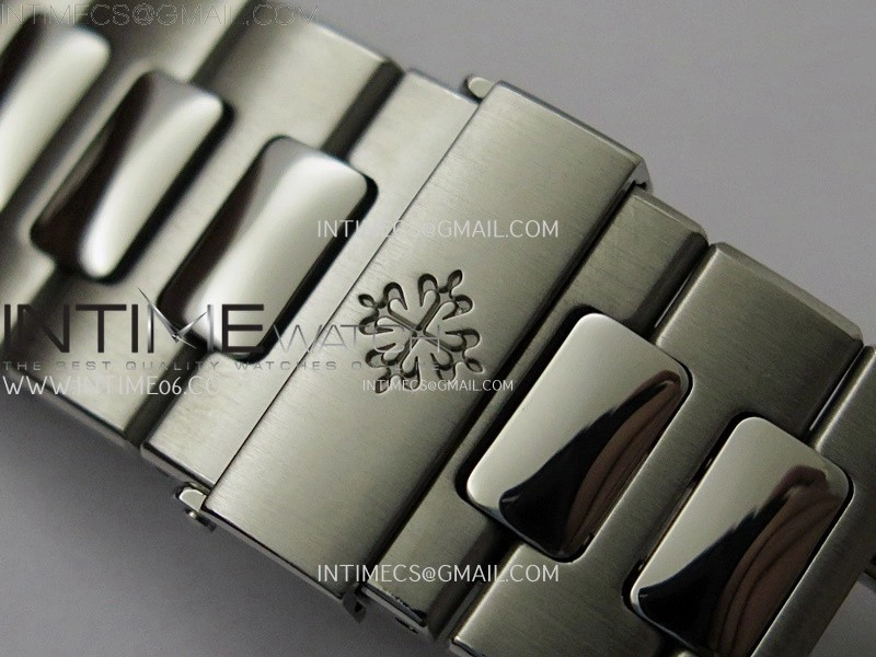 Nautilus 5712-1A 001 SS PPF 1:1 Latest and Best Edition Blue Dial on SS Bracelet PPF240 V3