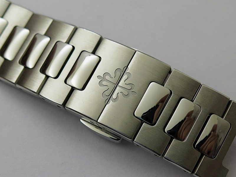Nautilus 5712-1A 001 SS PPF 1:1 V4+ Best Edition Tiffany & Co Blue Dial on SS Bracelet PPF240