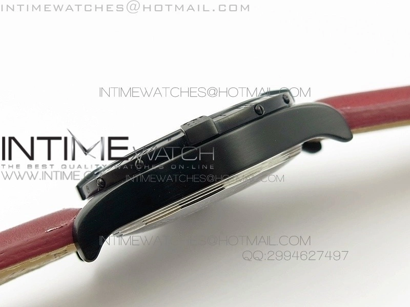 Avenger GMT DLC Black Numeral Marker Textured Dial on Leather strap A2836