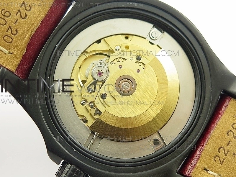Avenger GMT DLC Black Numeral Marker Textured Dial on Leather strap A2836