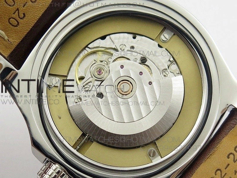Avenger GMT SS Black Numeral Marker Dial on Leather strap A2836