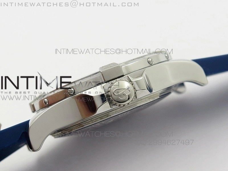 Avenger GMT SS Blue Sticks Marker Dial on Rubber strap A2836