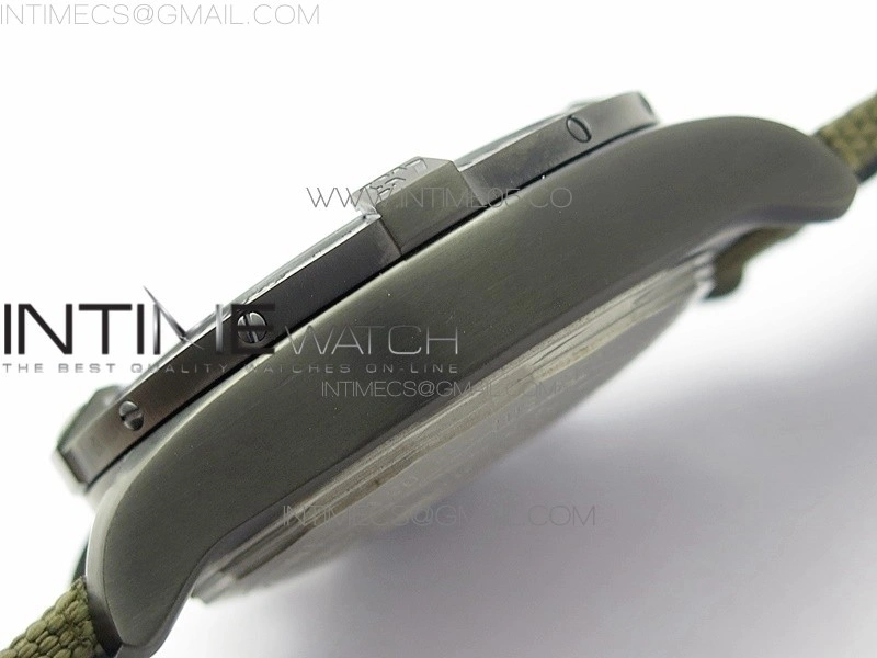 Avenger Bandit Titanium DLC B50 Best Edition Gray Carbon Dial on Green Nylon Strap A7750