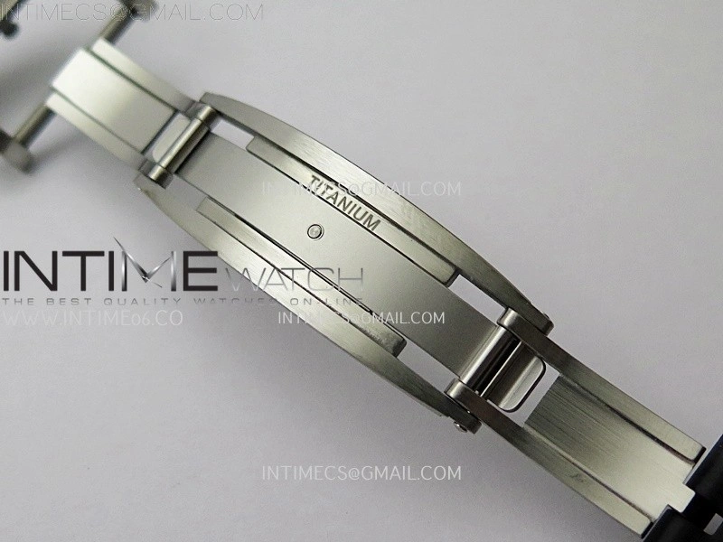 RM055 NTPT Ti APSF 1:1 Best Edition Black Inner Bezel Red Crown on Black Rubber Strap RMUL2 Super Clone