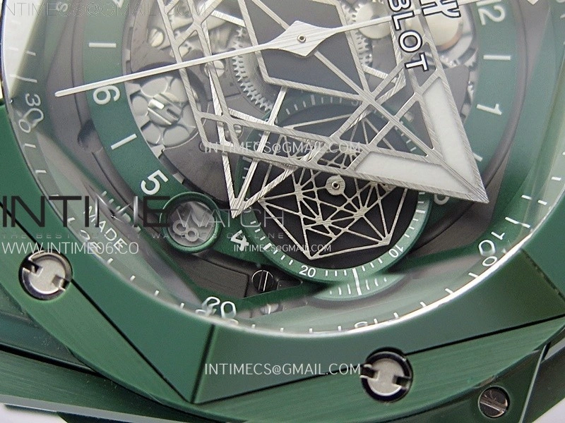Big Bang Sang Bleu II Green Ceramic BBF Best Edition on Green Rubber Strap A1240
