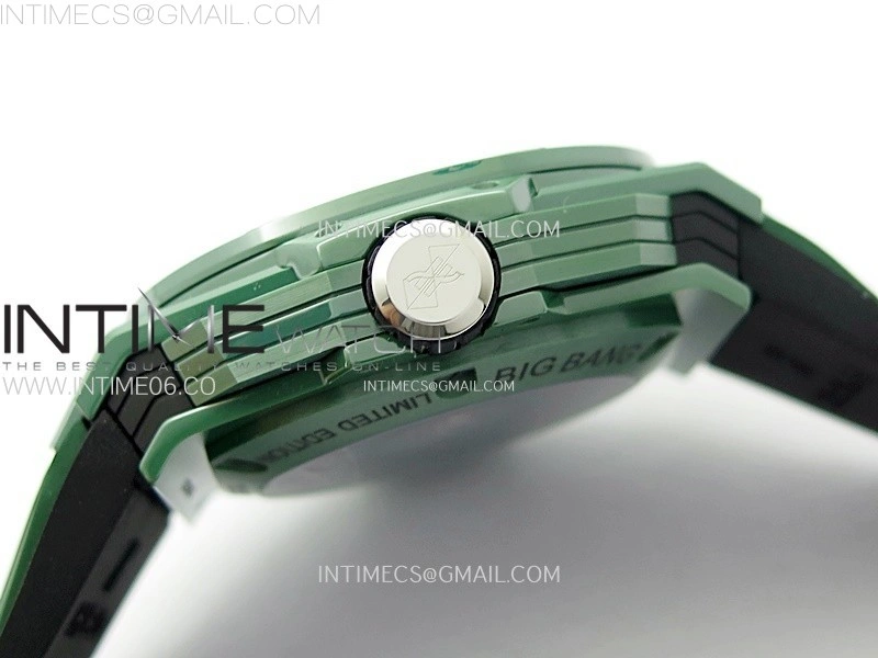 Big Bang Sang Bleu II Green Ceramic BBF Best Edition on Green Rubber Strap A1240