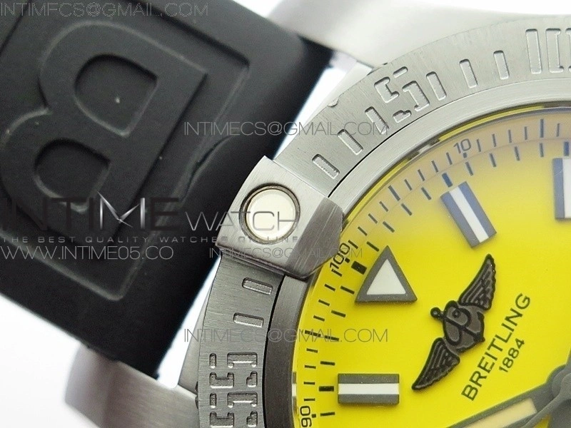 AVENGER Boutique Edition V17310 Ti DLC 1:1 Best Edition Yellow Dial on Rubber Strap A2824