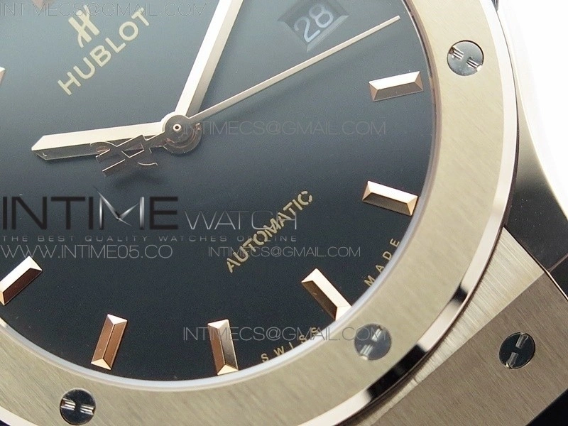 Classic Fusion 42mm RG B50F Black Dial On Black Gummy Strap A2892