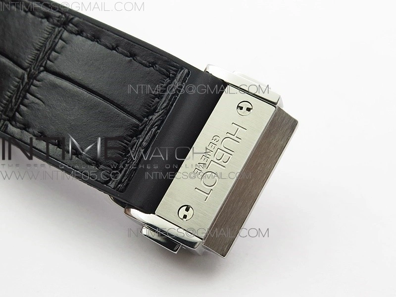 Classic Fusion 42mm SS B50F Black Dial On Black Gummy Strap A2892