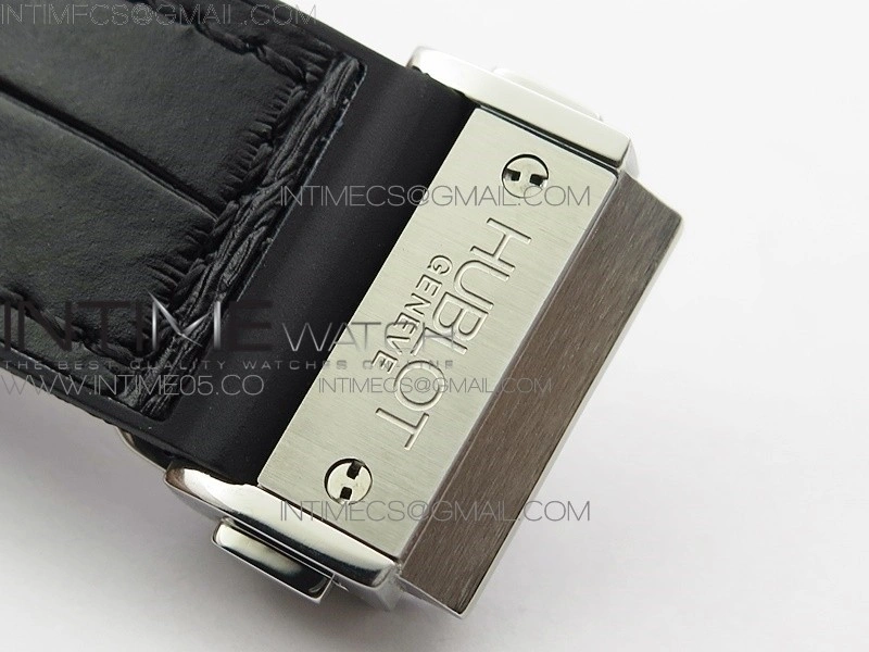 Classic Fusion 42mm SS B50F Black Dial On Black Gummy Strap A2892