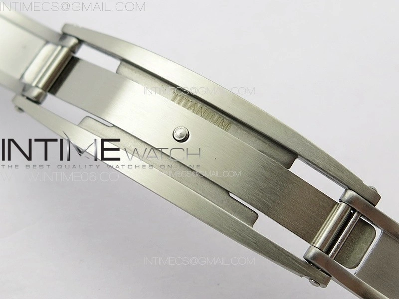RM035-02 Forged Carbon Case KUF Best Edition White Crown on White Rubber Strap MIYOTA8215