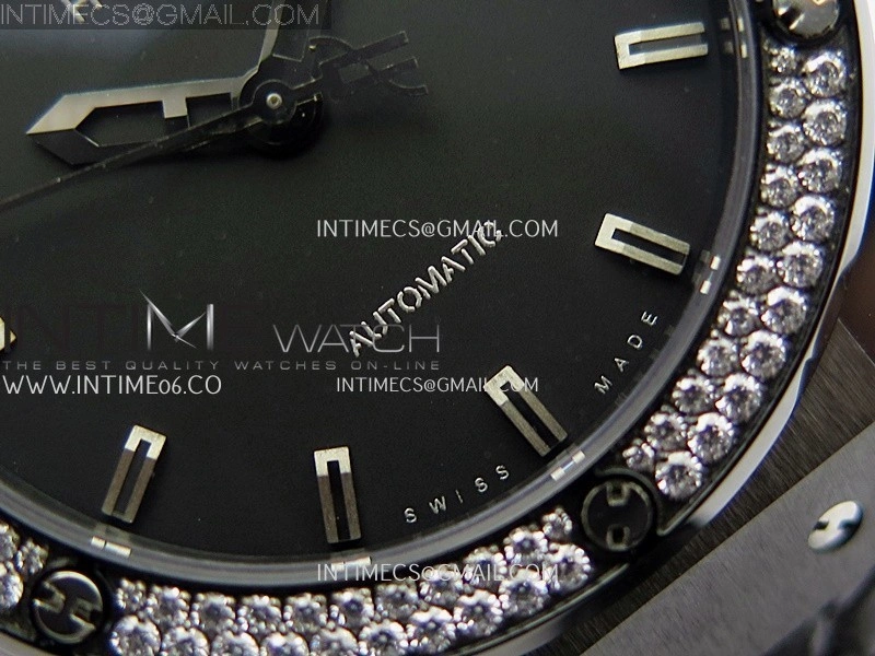 Classic Fusion 42mm Ceramic Diamonds JJZF 1:1 Best Edition Black Dial On Black Gummy Strap