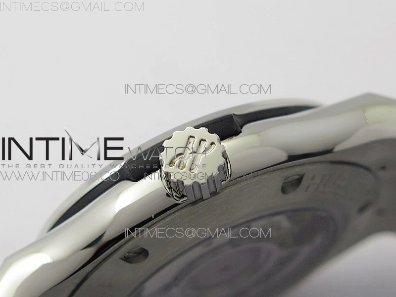 Classic Fusion 42mm SS Paved Diamonds Case Bezel B50F Gray Dial On Gray Gummy Strap A2892