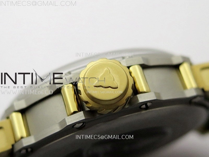 Hankham Indians Two Tone on Green Leather Strap MIYOTA 8215