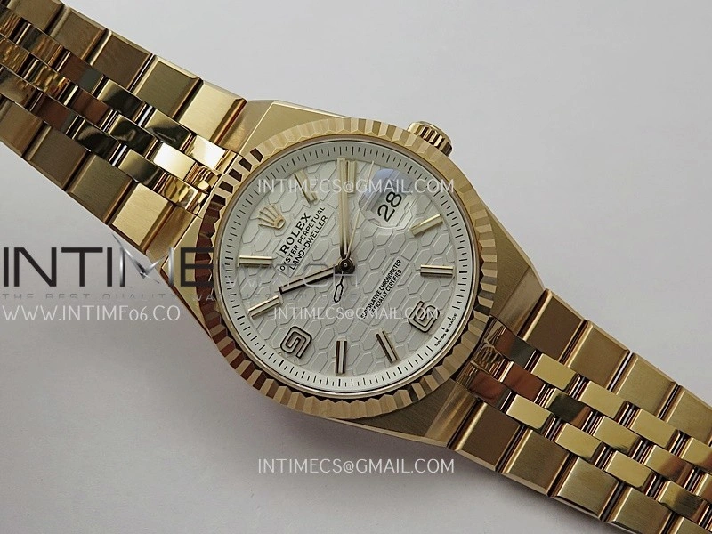 Land Dweller 127235 Gain Weight RG B Factory White Dial On RG Bracelet A7135