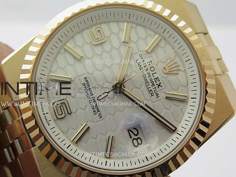 Land Dweller 127235 Gain Weight RG B Factory White Dial On RG Bracelet A7135