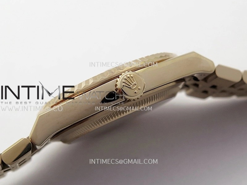 Land Dweller 127235 Gain Weight RG B Factory White Dial On RG Bracelet A7135