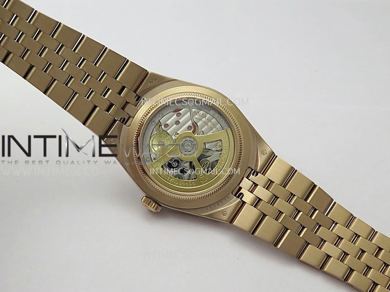 Land Dweller 127235 Gain Weight RG B Factory White Dial On RG Bracelet A7135