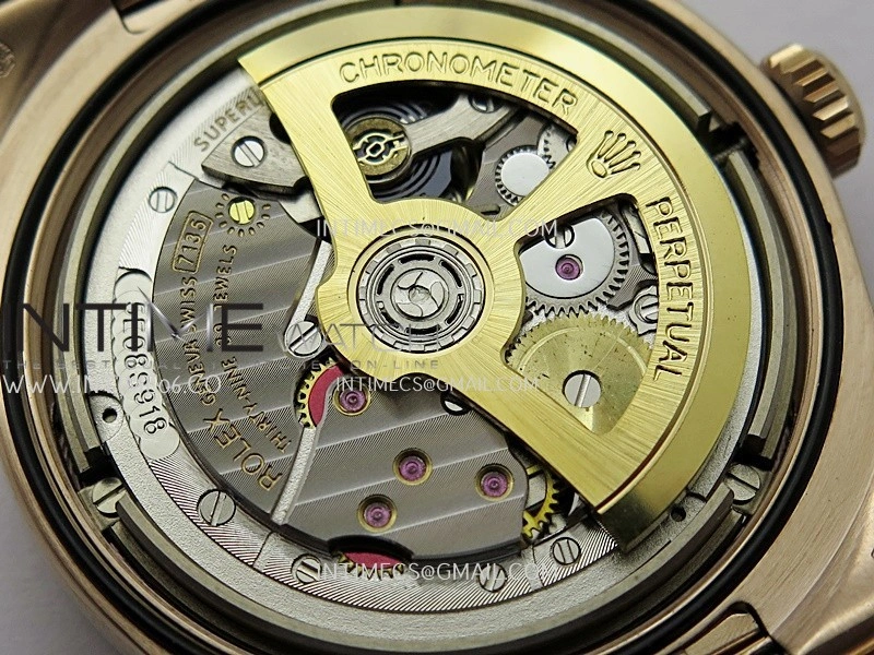 Land Dweller 127235 Gain Weight RG B Factory White Dial On RG Bracelet A7135