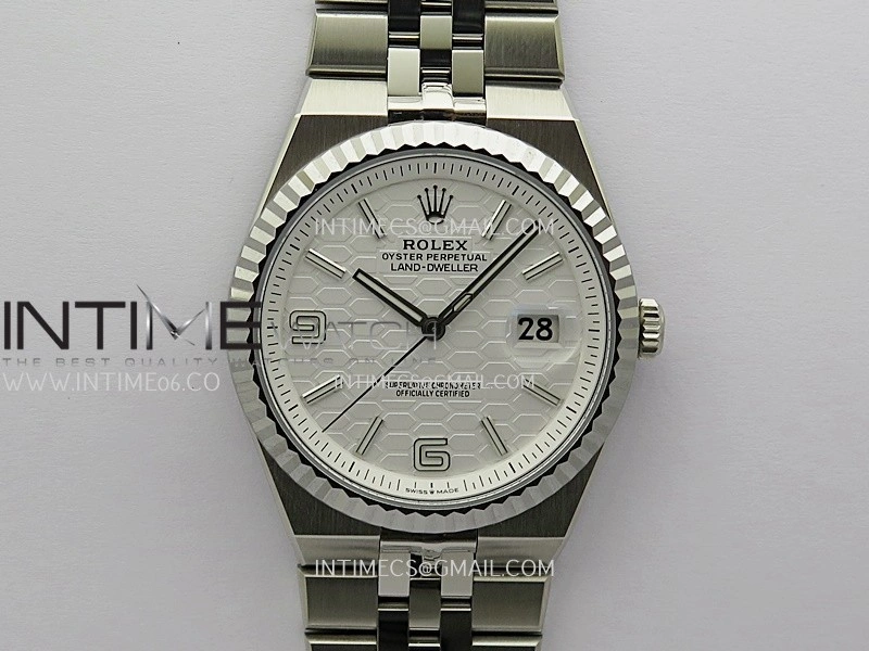 Land Dweller 127334 SS ESF White Dial On SS Bracelet A7135