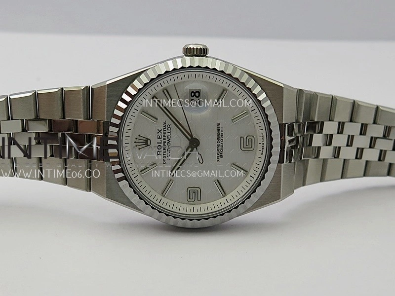 Land Dweller 127334 SS ESF White Dial On SS Bracelet A7135