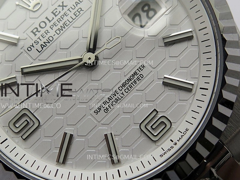 Land Dweller 127334 SS ESF White Dial On SS Bracelet A7135