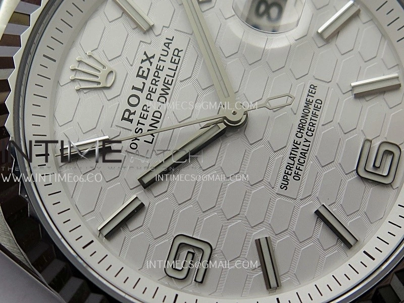 Land Dweller 127334 SS ESF White Dial On SS Bracelet A7135