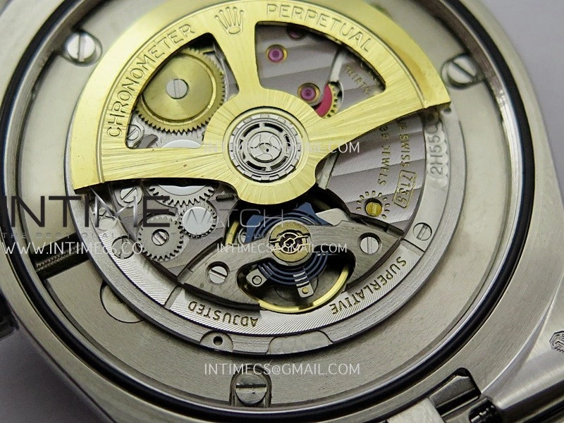Land Dweller 127334 SS ESF White Dial On SS Bracelet A7135