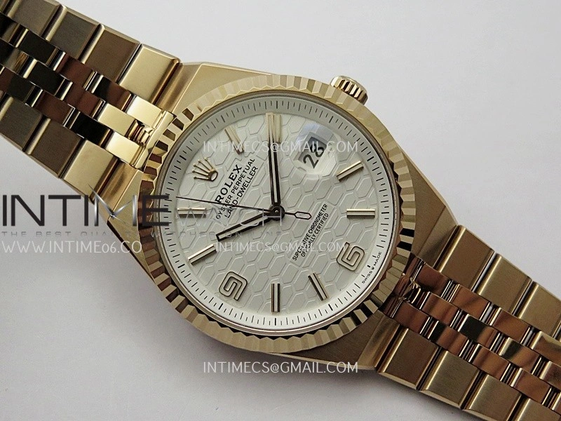 Land Dweller 127335 Gain Weight RG B Factory White Dial On RG Bracelet A7135