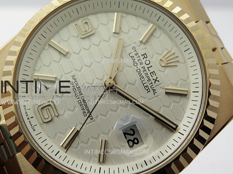 Land Dweller 127335 Gain Weight RG B Factory White Dial On RG Bracelet A7135