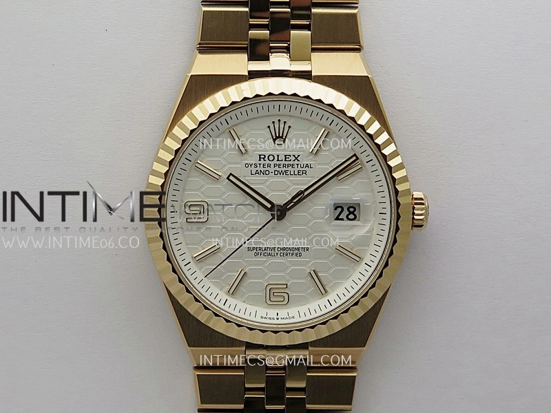 Land Dweller 127335 RG ESF White Dial On RG Bracelet A7135