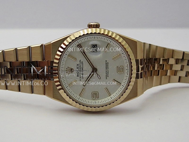 Land Dweller 127335 RG ESF White Dial On RG Bracelet A7135