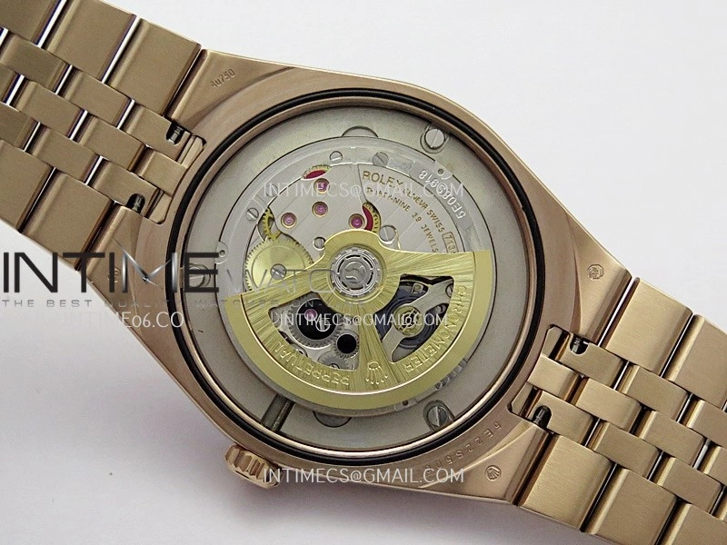 Land Dweller 127335 RG ESF White Dial On RG Bracelet A7135