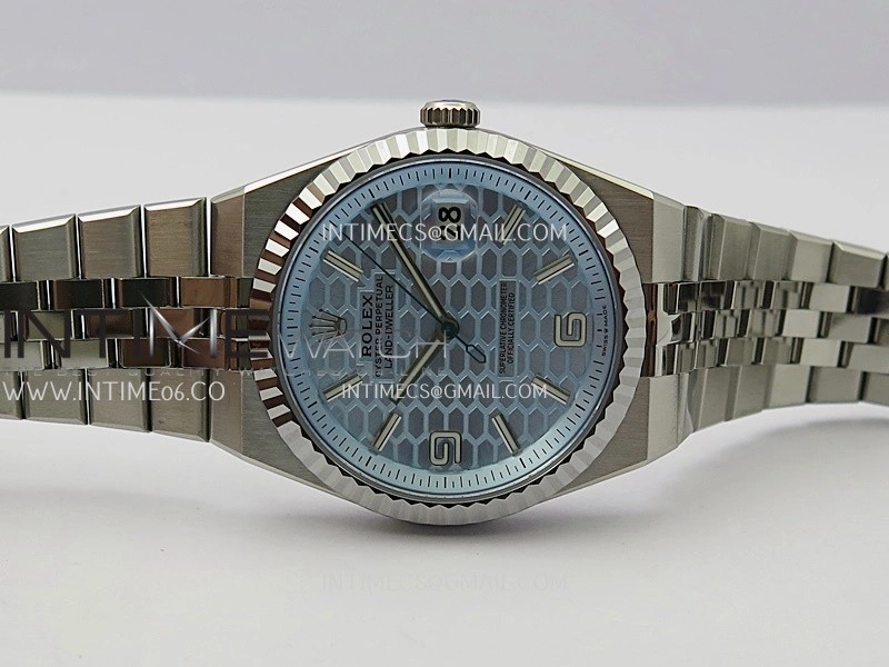 Land Dweller 127336 SS ESF Ice Blue Dial On SS Bracelet A7135