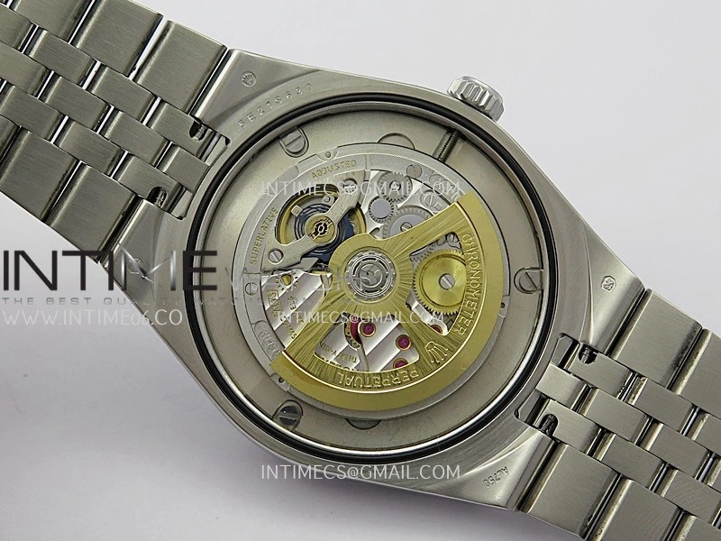 Land Dweller 127336 SS ESF Ice Blue Dial On SS Bracelet A7135
