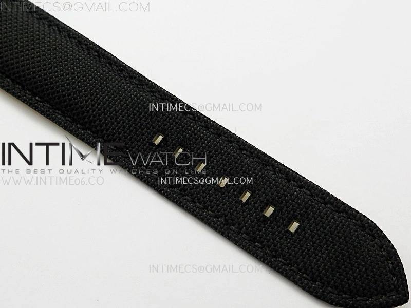 Avenger Chronometer 42mm GMT Red Second Hand SS BLSF 1:1 Best Version Black Dial On Black Nylon Strap A2836