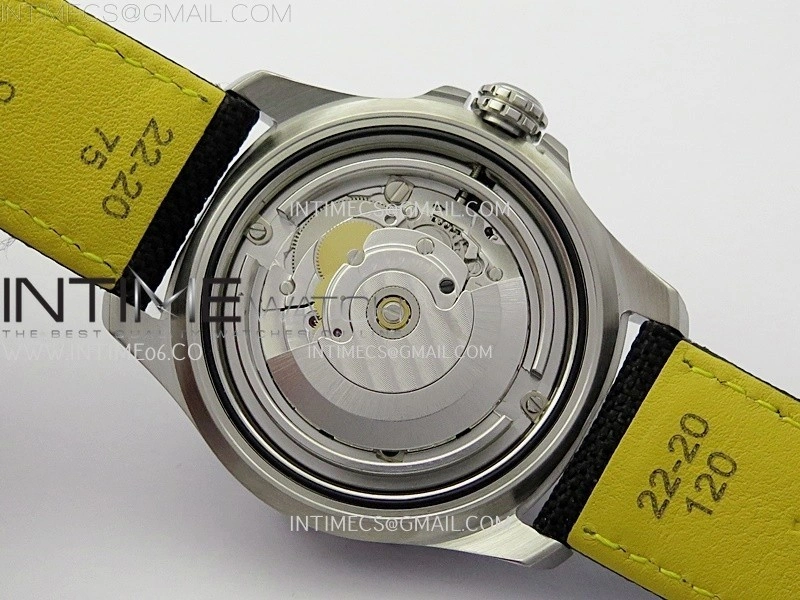 Avenger Chronometer 42mm GMT Red Second Hand SS BLSF 1:1 Best Version Black Dial On Black Nylon Strap A2836