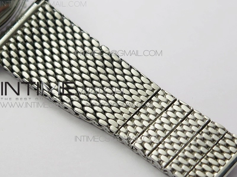 Navitimer 1 41mm SS B50 White Dial Black Subdial on SS Bracelet A7750