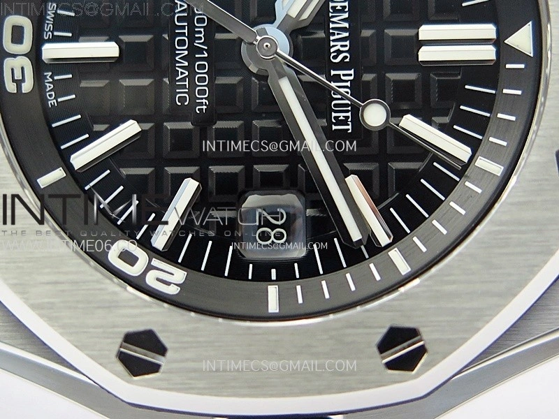 Royal Oak Offshore 15703 V2 ZF 1:1 Best Edition Black Dial on Rubber Strap 3120 Super Clone