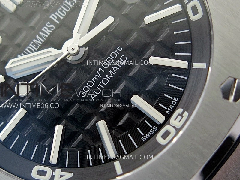Royal Oak Offshore 15703 V2 ZF 1:1 Best Edition Black Dial on Rubber Strap 3120 Super Clone