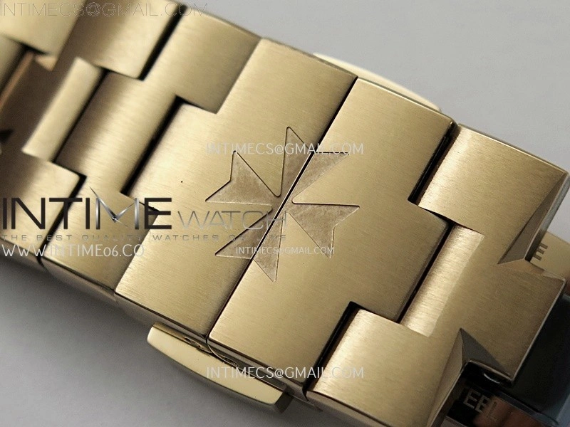 Overseas 4520V RG 8F Best Edition Green Dial on RG Bracelet A5100