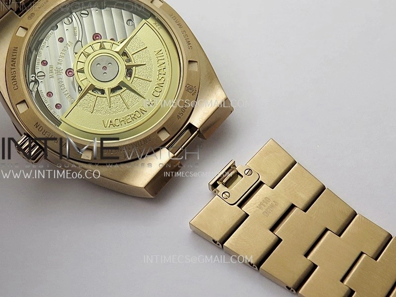 Overseas 4520V RG 8F Best Edition Green Dial on RG Bracelet A5100