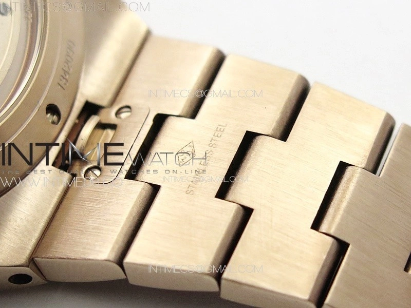 Overseas Perpetual Calendar RG 8F Best Edition Silver Dial on RG Bracelet A1120