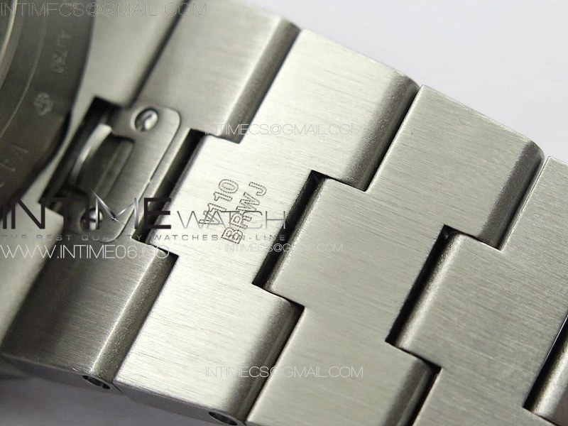 Overseas Perpetual Calendar SS 8F Best Edition Gray Dial on SS Bracelet A1120