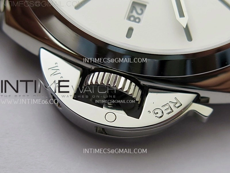 PAM1381 Z 42mm VSF 1:1 Best Edition White Dial on Black Rubber Strap P900