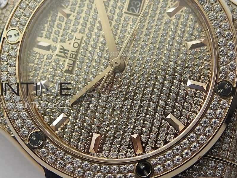Classic Fusion 42mm RG Paved Diamonds Case And Bezel B50F Paved Diamonds Dial On Blue Gummy Strap A2892