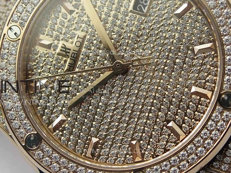 Classic Fusion 42mm RG Paved Diamonds Case And Bezel B50F Paved Diamonds Dial On Gray Gummy Strap A2892