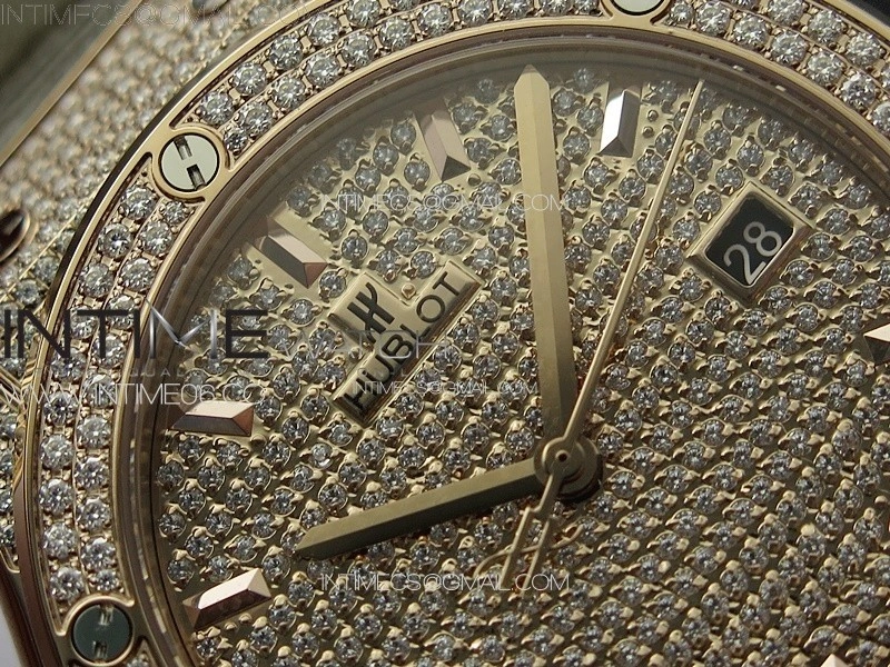 Classic Fusion 42mm RG Paved Diamonds Case And Bezel B50F Paved Diamonds Dial On Gray Gummy Strap A2892