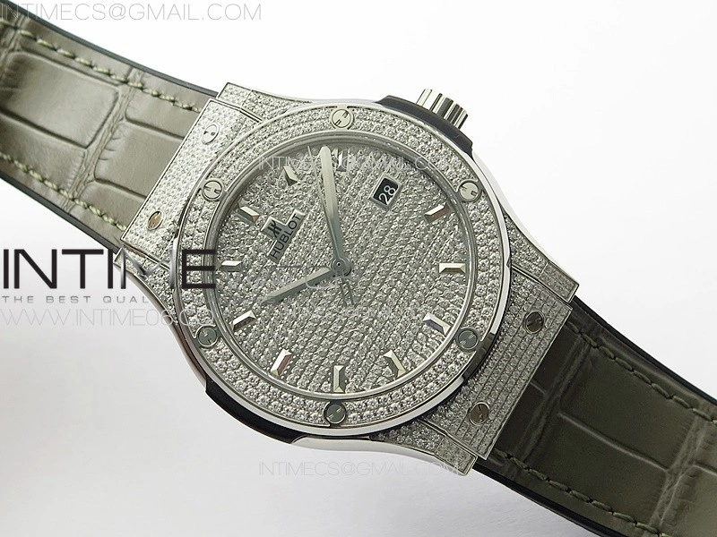 Classic Fusion 42mm SS Paved Diamonds Case And Bezel B50F Paved Diamonds Dial On Gray Gummy Strap A2892